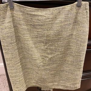 Vintage Ann Taylor Skirt (worn once) Size 8, Fine Italian Fabric w/pockets